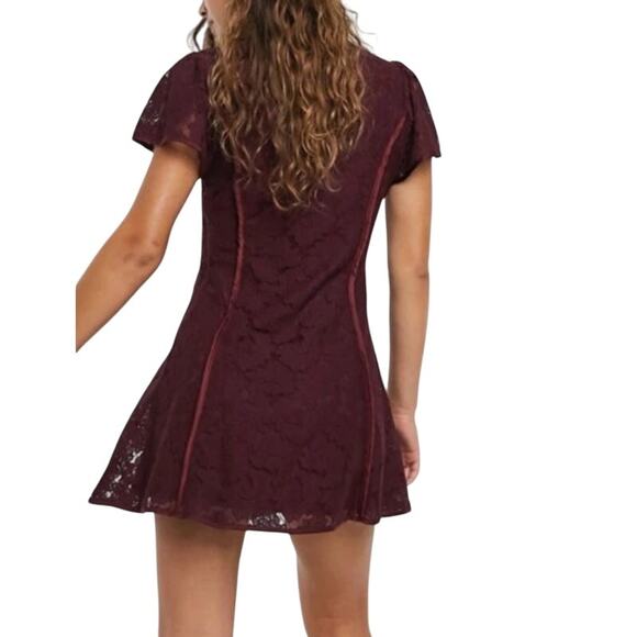 Moon River Flutter Sleeve Lace Floral Fit & Flare Dress V-Neck Burgundy Womens S - Picture 3 of 10
